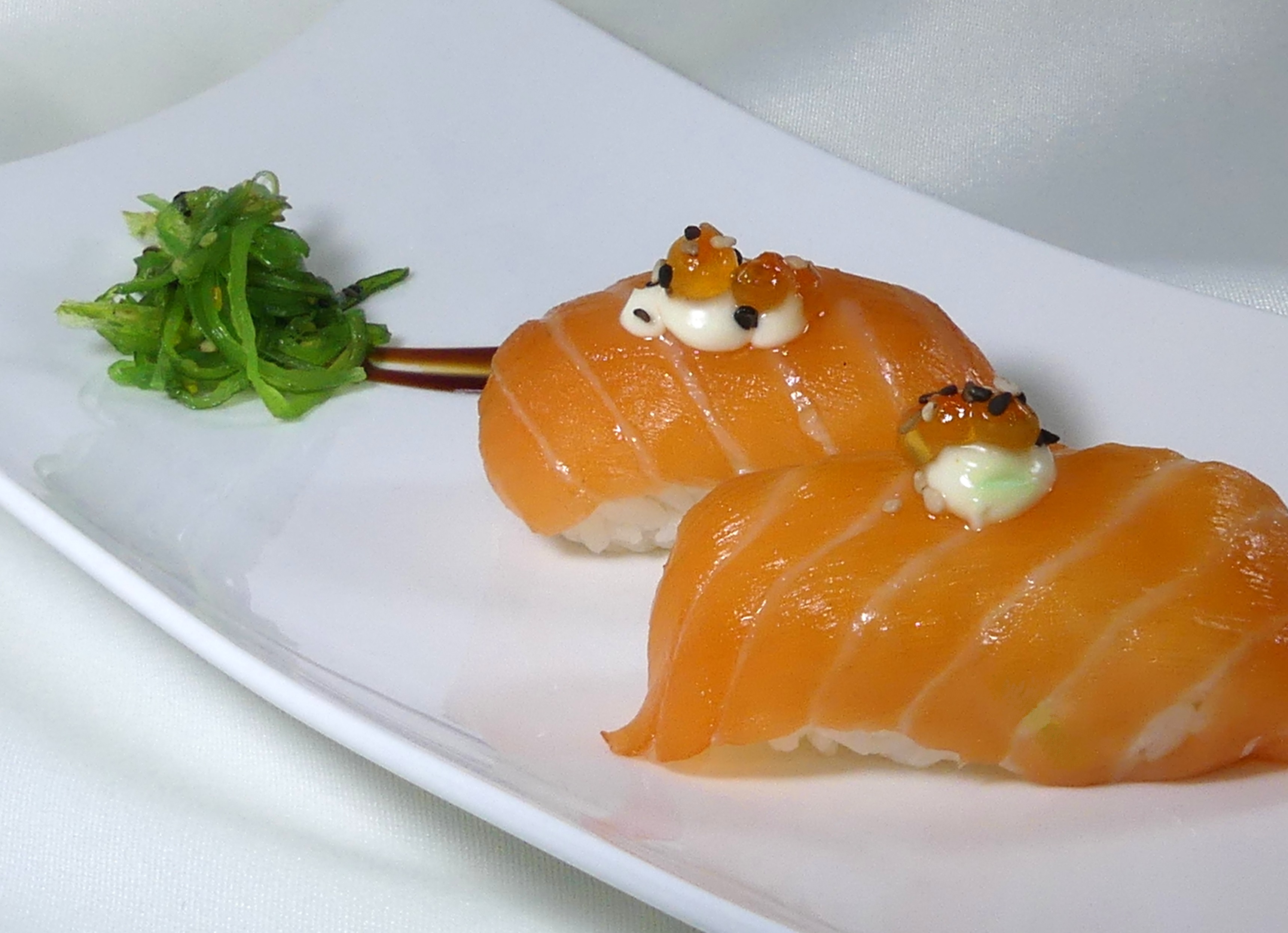 Sushi nigiri de salmón o atún - Gastronomía Vasca: Escuela de Hostelería  Leioa