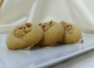 Lebanese cookies with nuts