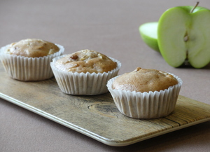 Magdalenas integrales de manzana, nueces y soja