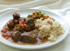 Ragout a la piamontesa con verduras y risotto