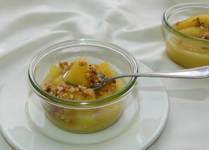 Crunchy apple with orange peel and apple cream