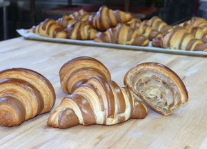 Two-colour croissant