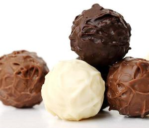 Trufa de chocolate negro y blanco