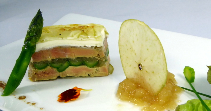 Foie-gras milorria, ahuntz gazta eta sagar karamelizatua
